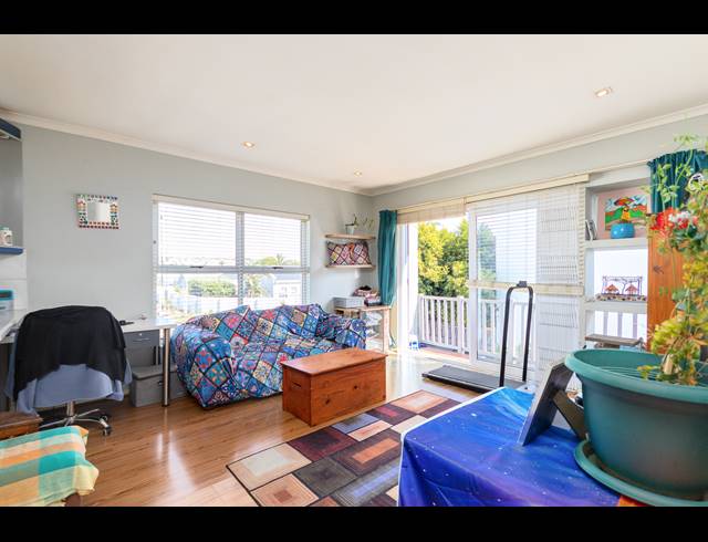 2 BEDROOM APARTMENT FOR SALE IN WEST BEACH